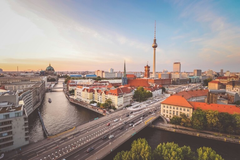 florian-wehde-1uWanmgkd5g-unsplash